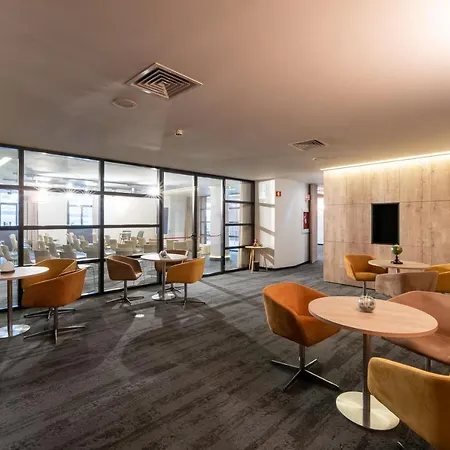 Готель Mercure Centro Santa Catarina